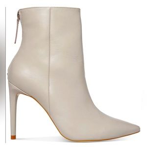 Steve Madden Women's Halena Fashion Boot bootie heels leather grey size 9